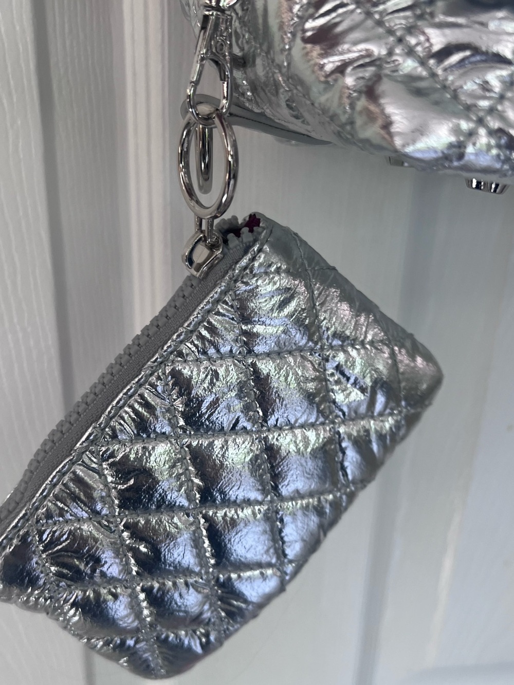 Heart Love Medium-Sized Plain Women's
Crossbody Bag with Coin Holder NWT silver - Picture 9 of 9